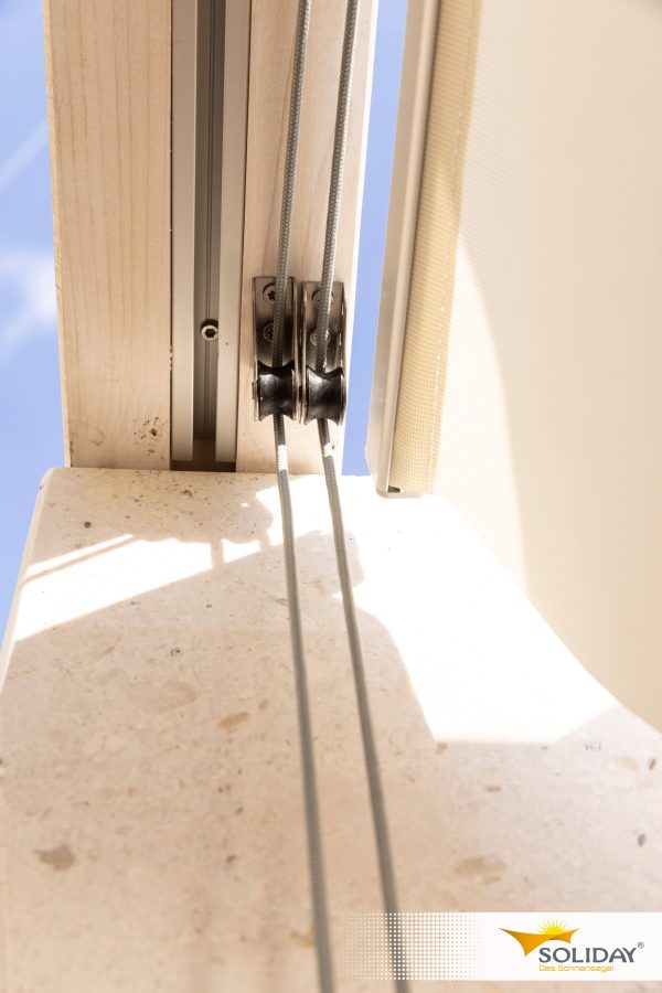 Raff Retractable Wave Shade - Image 3